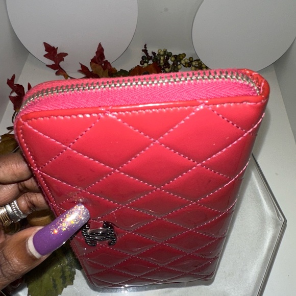 Chanel Raspberry Pink Quilted Patent Leather Double C’s Zip Around Wallet AS IS - Picture 6 of 11